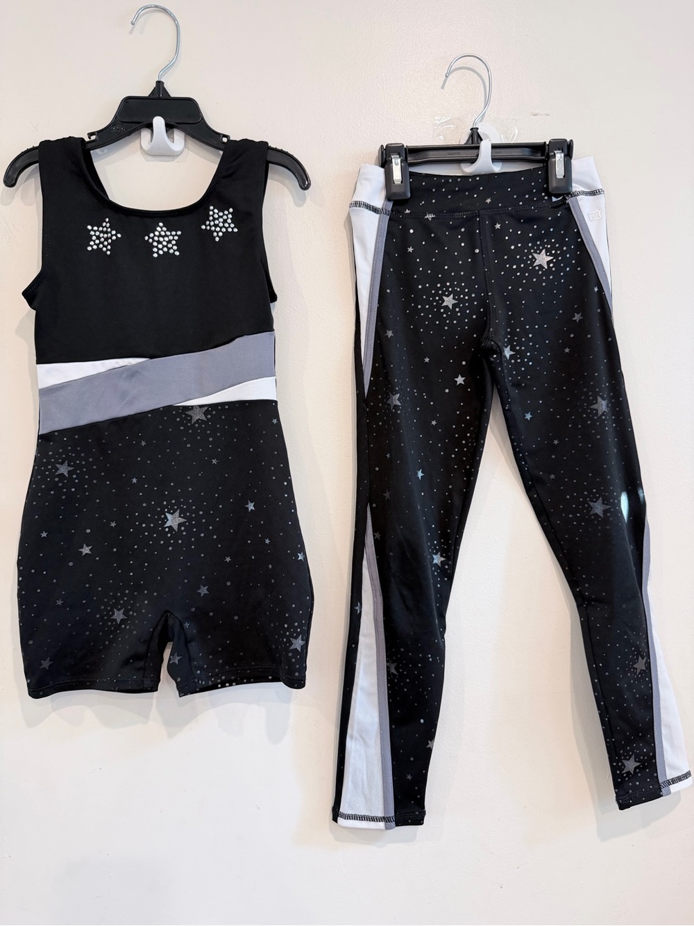 More Than Magic Black and White Star-Print Dance Set
